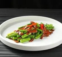Black Truffle and Boletus Mushroom Stir-fried Bamboo Shoots