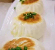 Shanghai Steamed Bun with Crispy Bottom