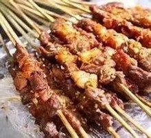 Charcoal-grilled Lamb Skewers
