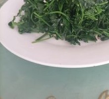 Cold-mixed wild vegetables
