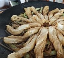 Braised Spare Ribs with Steamed Buns