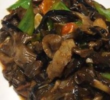 Stir-Fried Meat with Premium Mushrooms