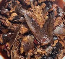 Braised Bighead Carp with Garlic