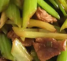 Stir-Fried Pork with Celery