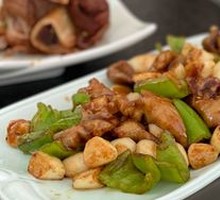 Braised Pork Intestines with Garlic