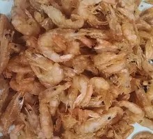 Stir-fried河虾 with leeks