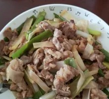 Scallion Stir-Fried Lamb