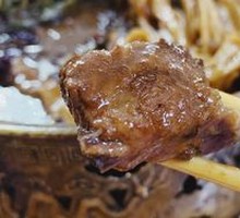 Pork Rib Pot with Sticky Rice Rolls