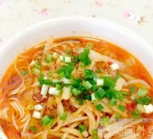 Pickled Vegetable and Pork Noodles