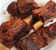 Hand-grabbed donkey ribs