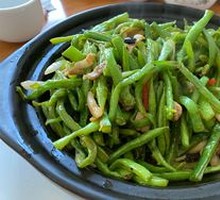 Stir-Fried String Beans with Pork in Small Bowls