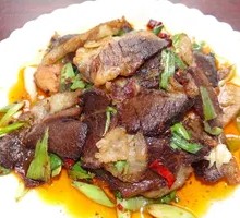 Stir-Fried Beef with Spicy Sauce