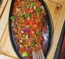 Sautéed Crucian Carp on Iron Plate