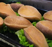 Fresh Golden Abalone with Snail