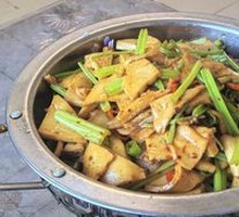 Spicy Pot-Braised Tofu with Leaves