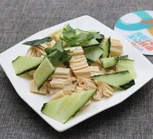 Fried Tofu Skin with Peanuts