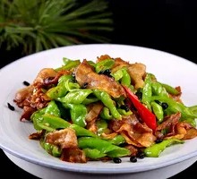 Stir-fried Pork with Long Green Chili
