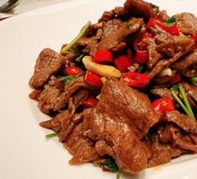 Stir-Fried Beef with Yellow Onion