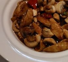 Braised Bamboo Shoots with Button Mushrooms
