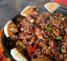 Stir-Fried Chicken in Iron Pot