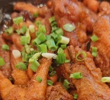 Braised Chicken Feet in Clay Pot