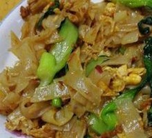 Stir-Fried Rice Noodles with Pork