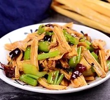 Celery with Yellow Skin Tofu Shreds