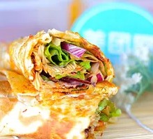 Egg-filled pancake with Orlean chicken leg