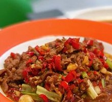 Stir-Fried Beef with Yellow Onion