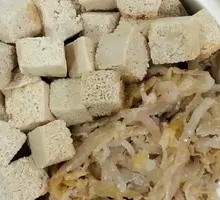 Sour Cabbage Stewed Frozen Tofu