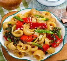 Stir-Fried Pigskin with Green Chili
