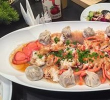 Steamed Lobster with Garlic Noodles