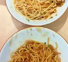 Axiang Crossing-the-bridge Rice Noodles