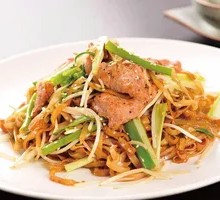 Dry-Fried Beef Rice Noodles