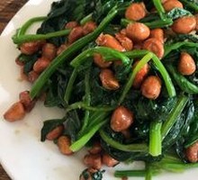 Pine Nut Spinach