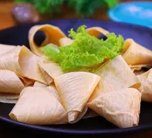 Oil-soaked tofu skin