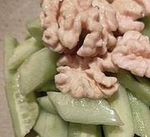 Pepper Oil Cucumber with Almonds