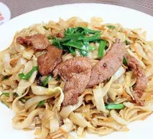 Stir-Fried Rice Noodles with Pork