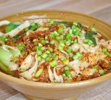 Oil-Poured Noodles