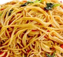 Stir-Fried Noodles with Shredded Meat