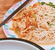 Chicken Noodle Salad (Promo)