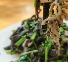 Stir-fried Scallion with Fish Balls