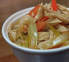 Celery with Yellow Skin Tofu Shreds