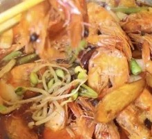 Wangpo Chicken Wings and Shrimp Hot Pot