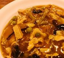 Beijing-style Vegetarian Noodles in Brown Sauce