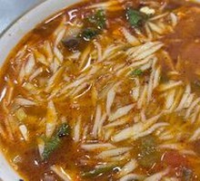 Noodles in Sour Soup