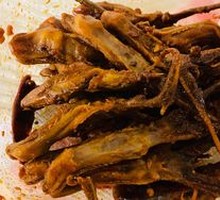 Vacuum-roasted duck tongue