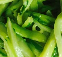 Crispy Duck with Cucumber Strips