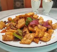 Crispy Flatbread Stir-Fry with Meat