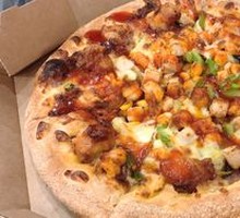 Spicy Crawfish & Tender Chicken Pizza